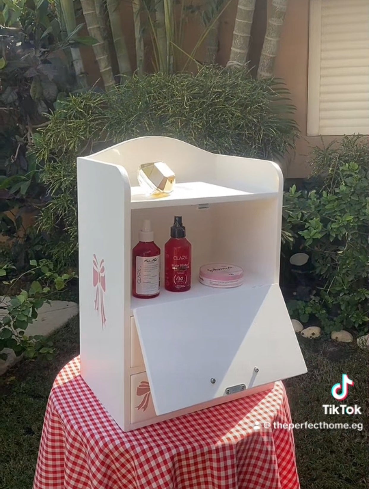 حامل اكسسوار بدرجين اوف وايت ديزاين فيونكه