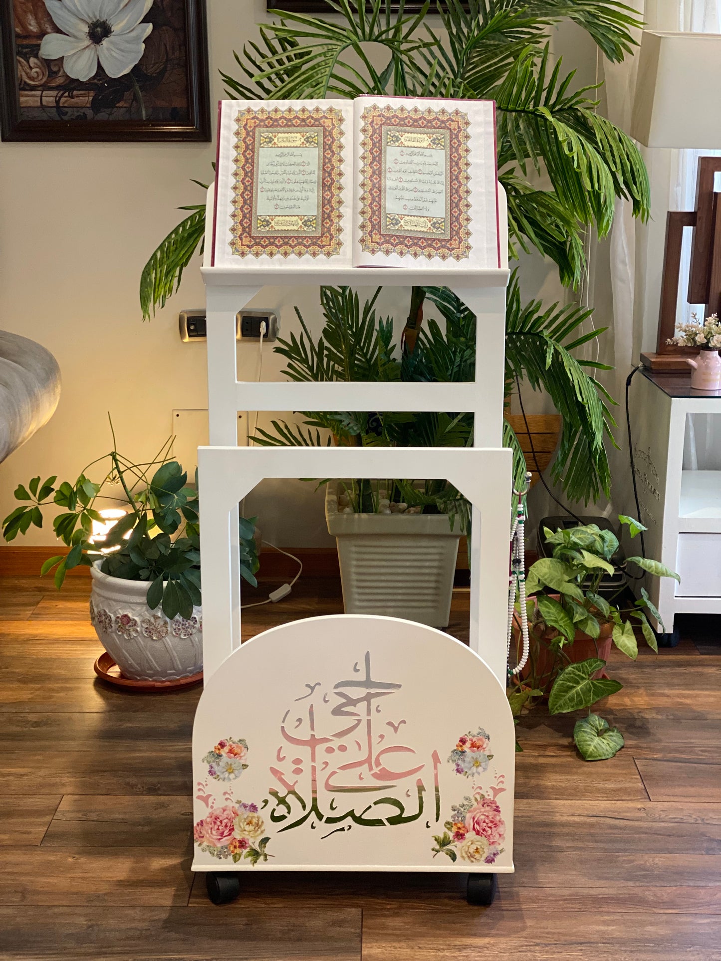 حامل سجاجيد صلاه ومصحف ( قراءه)مع (عليقه سبح)(عجل)اوف وايت كلمه مدرجه جراي *روز*اخضر