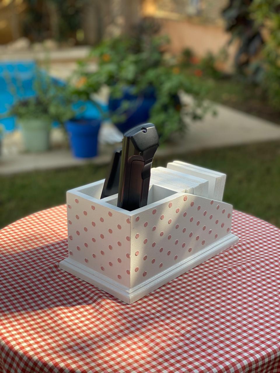 كوستر ريموت اوف وايت ديزاين فيونكه روز