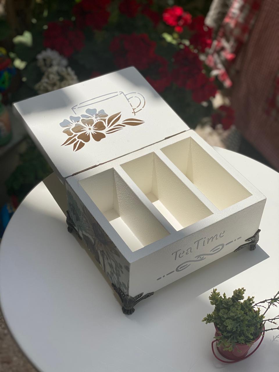 (tea box) اوف وايت ورده لورا