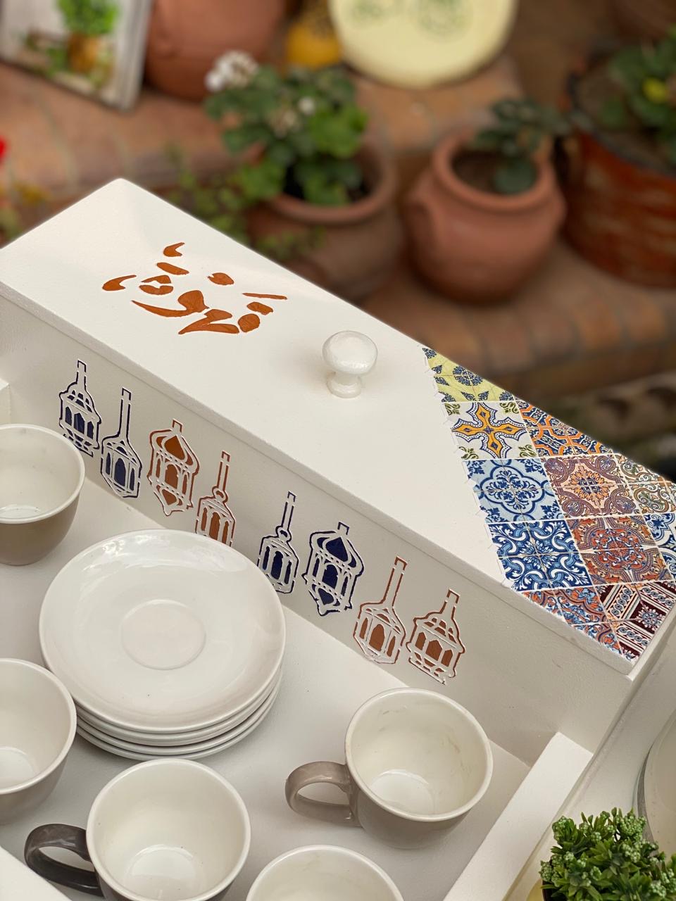 كوفي كورنر صنيه كاتل يمين اوف وايت مربعات ازرق في بني