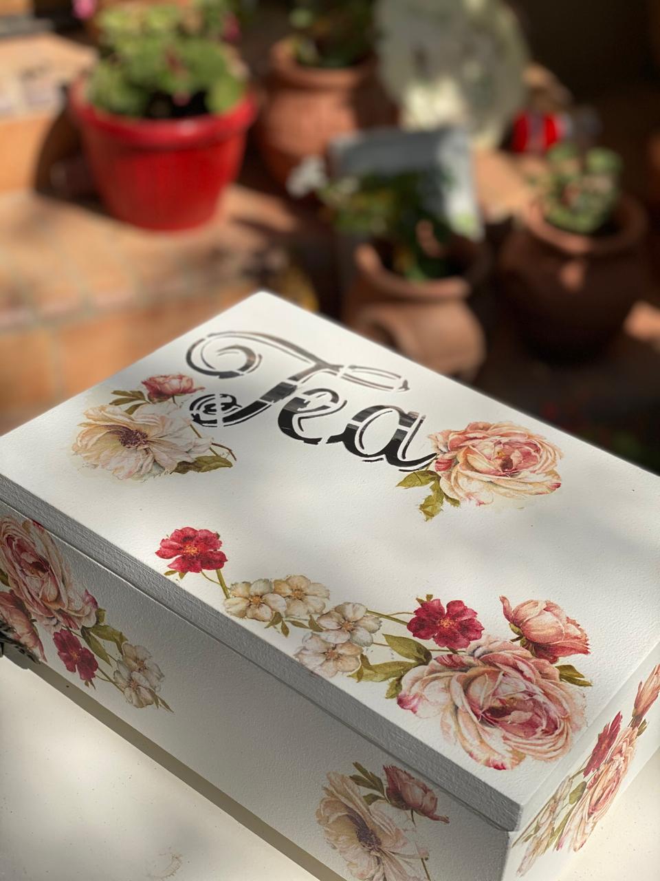 (tea box )اوف وايت ورده نور