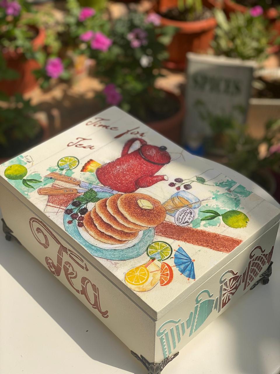 (tea box ) اوف وايت ديزاين بان كيك