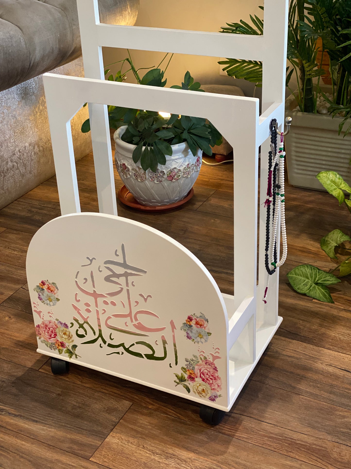 حامل سجاجيد صلاه ومصحف ( قراءه)مع (عليقه سبح)(عجل)اوف وايت كلمه مدرجه جراي *روز*اخضر