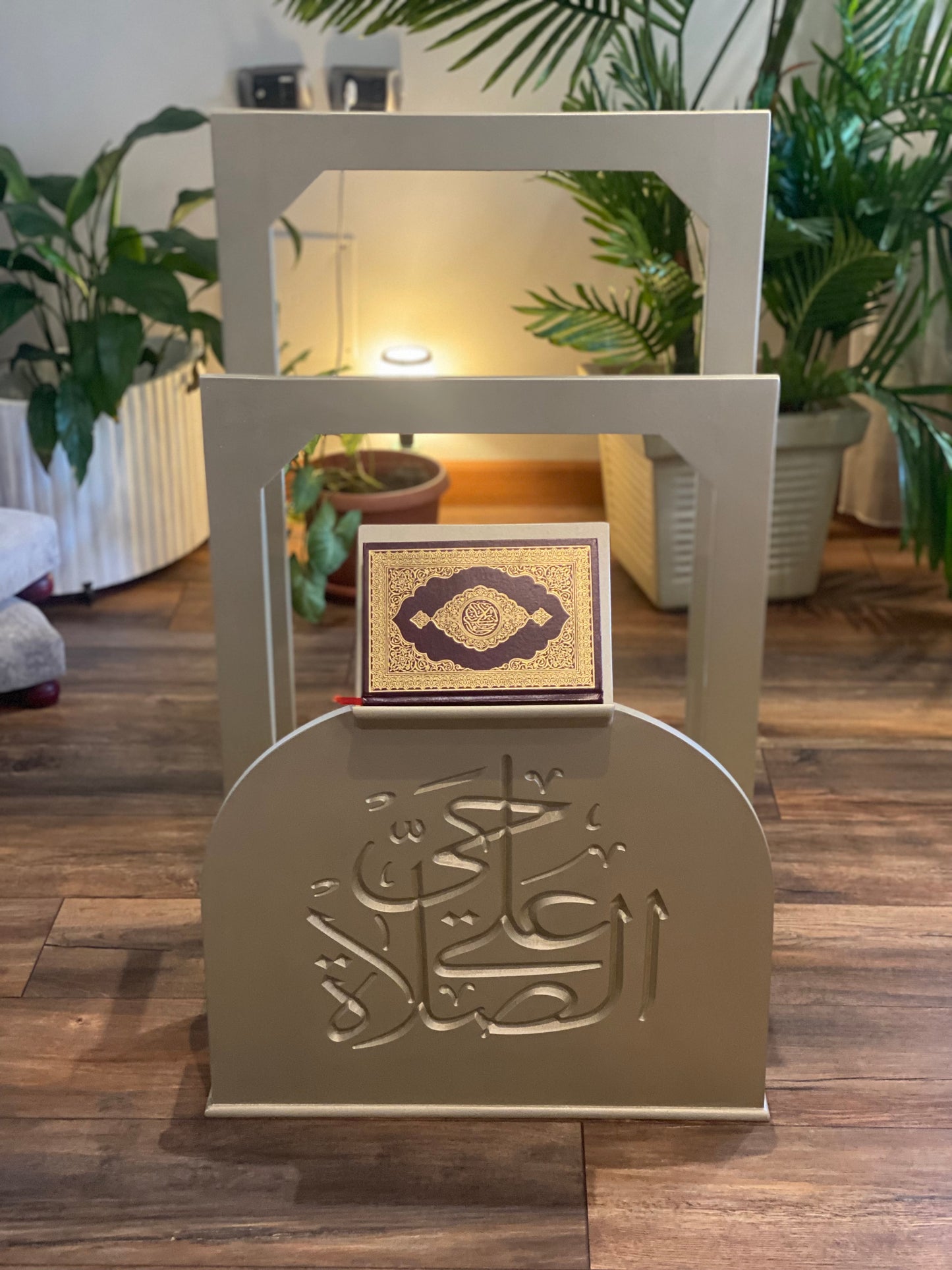 حامل سجاجيد صلاه شامبين كلمه حي علي الصلاه