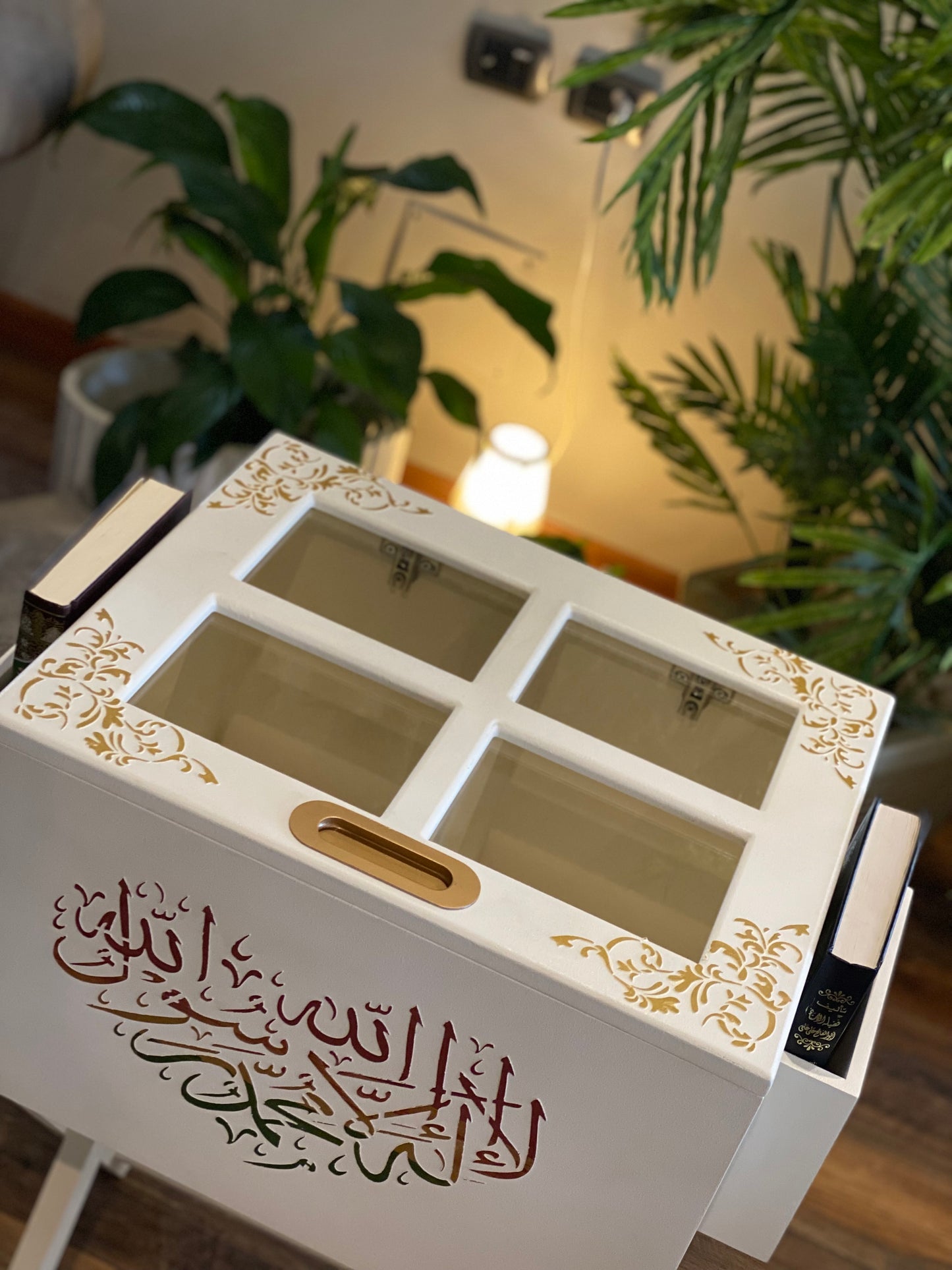 ترابيزه مصحف واسدالات بيج شغل بارز نبيتي في زيتي في دهبي