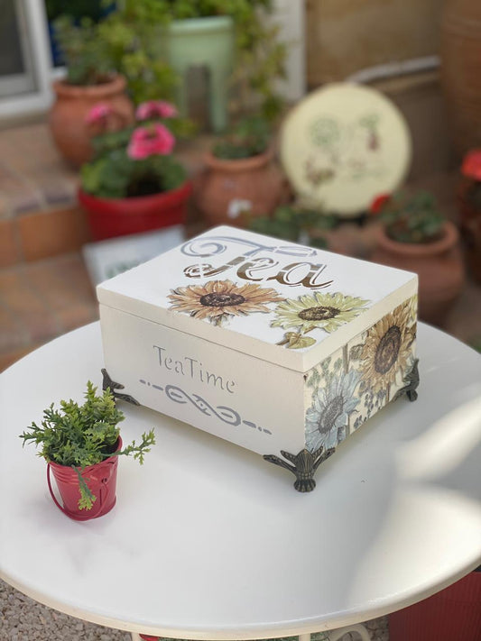 (tea box)  اوف وايت ورده لورا
