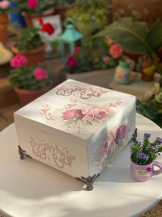 (tea box )اوف وايت متجرح كتابه بالعربي