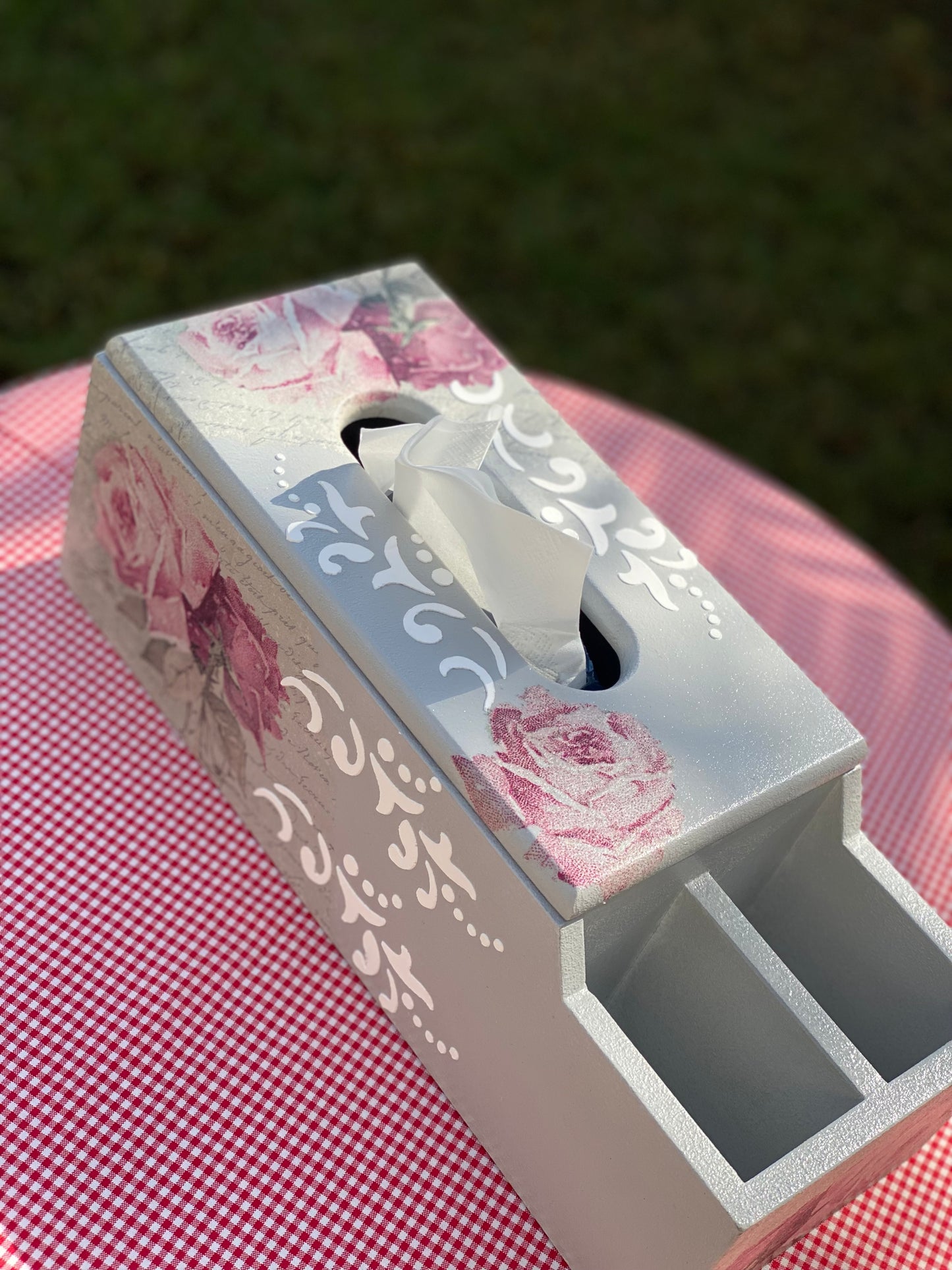 مناديل ريموت رمادي ورده چورا شغل بارز اوف وايت