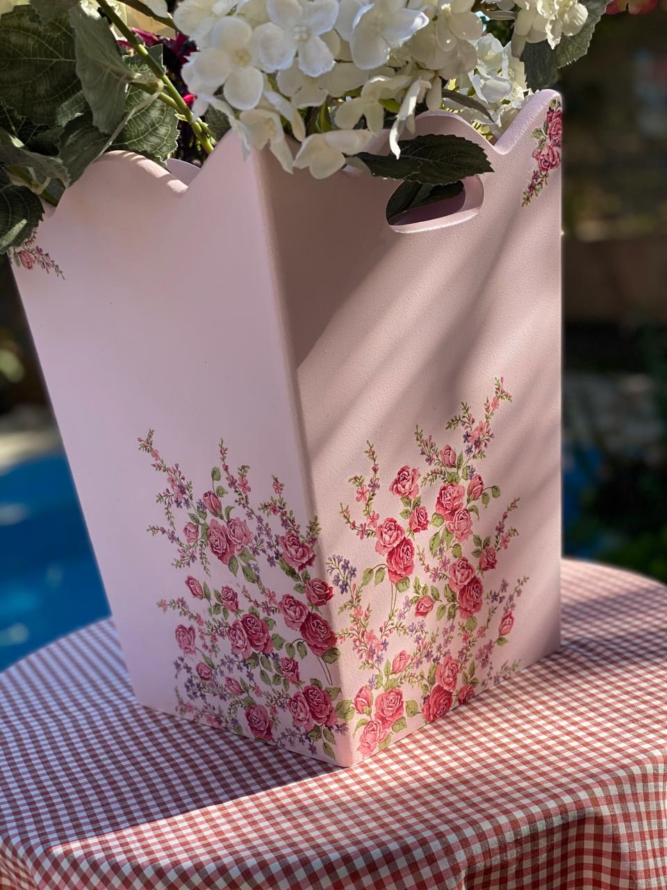 باسكت روز ورده ازاليا  ( الورد الداخلي للتصوير)