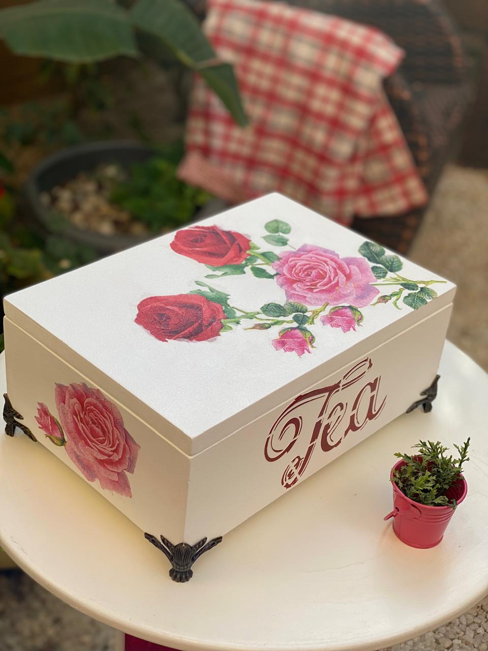 (tea box )اوف وايت ورده بلدي احمر و روز