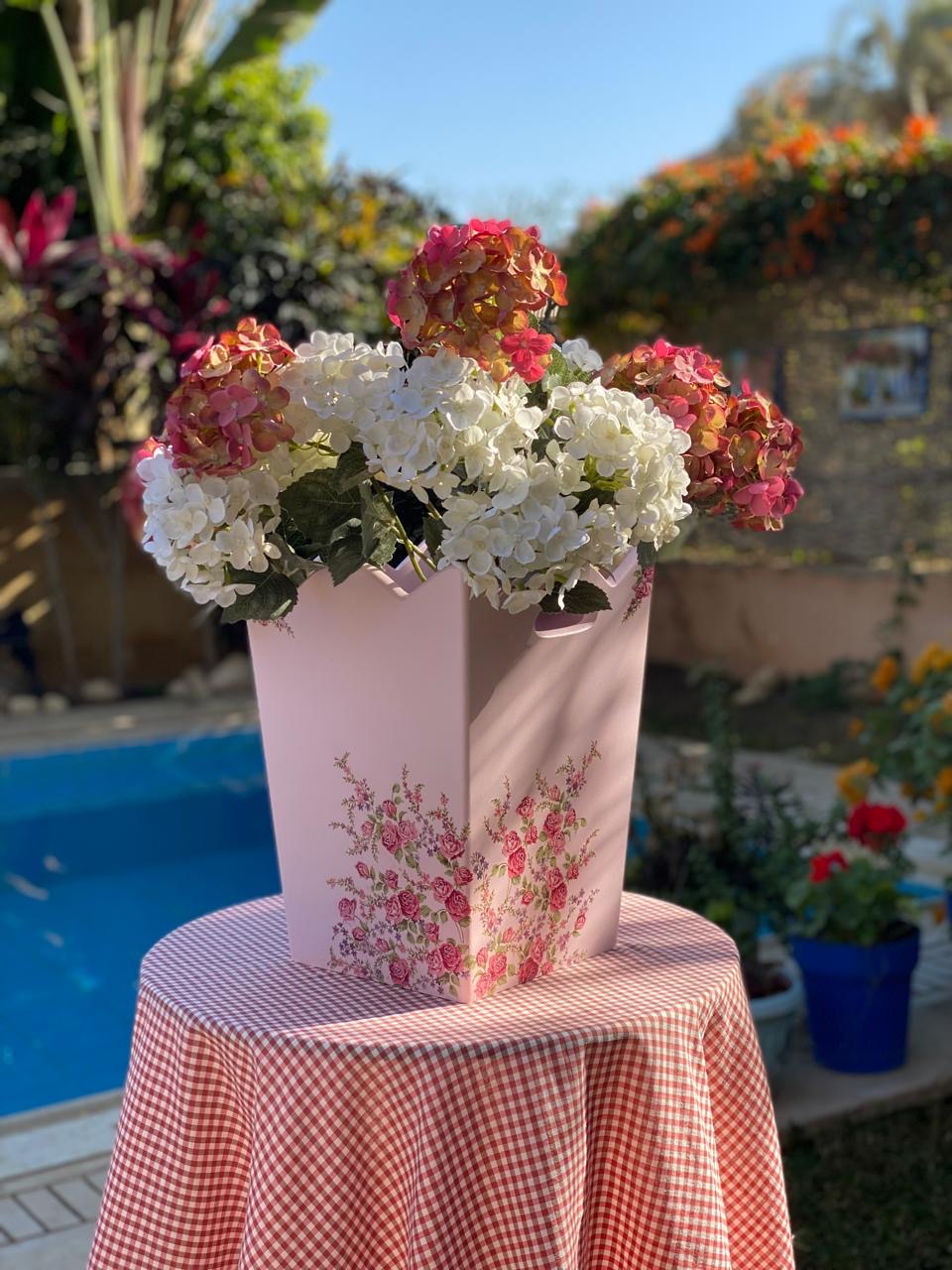 باسكت روز ورده ازاليا  ( الورد الداخلي للتصوير)