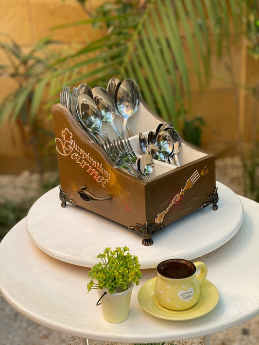 حامل شوك مدرج بني