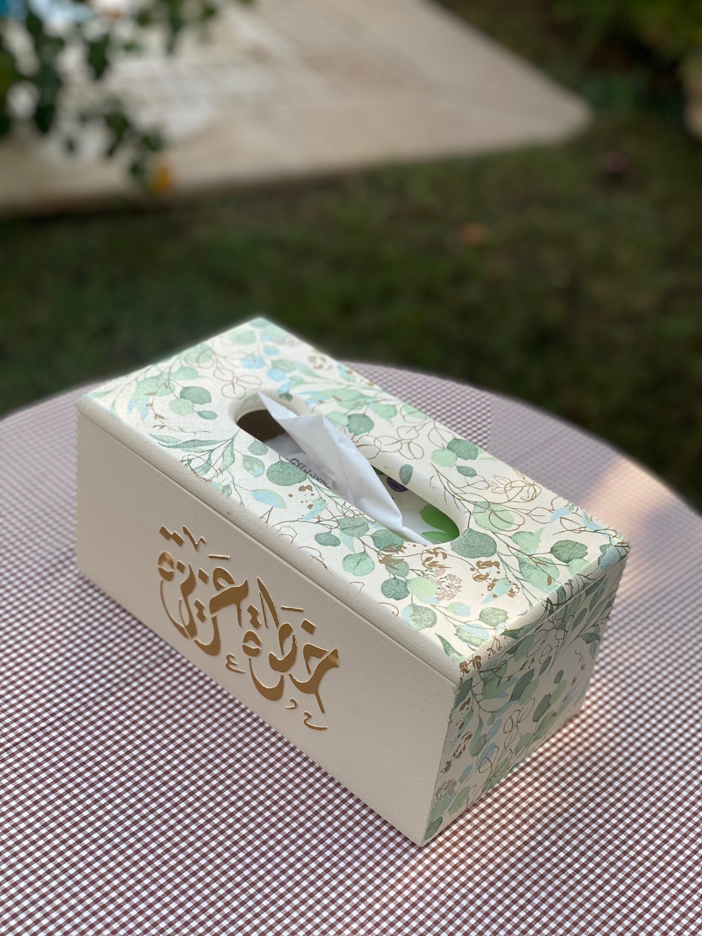 علبه مناديل بيج ورده همسه