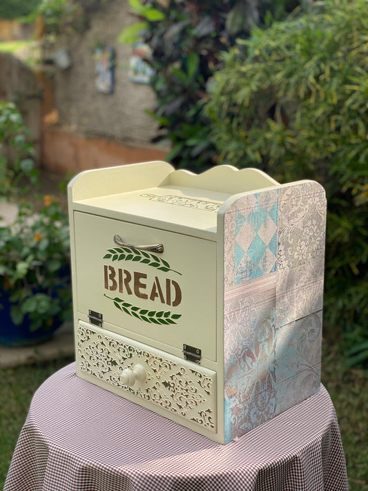 عياشه منت مع شغل بارز