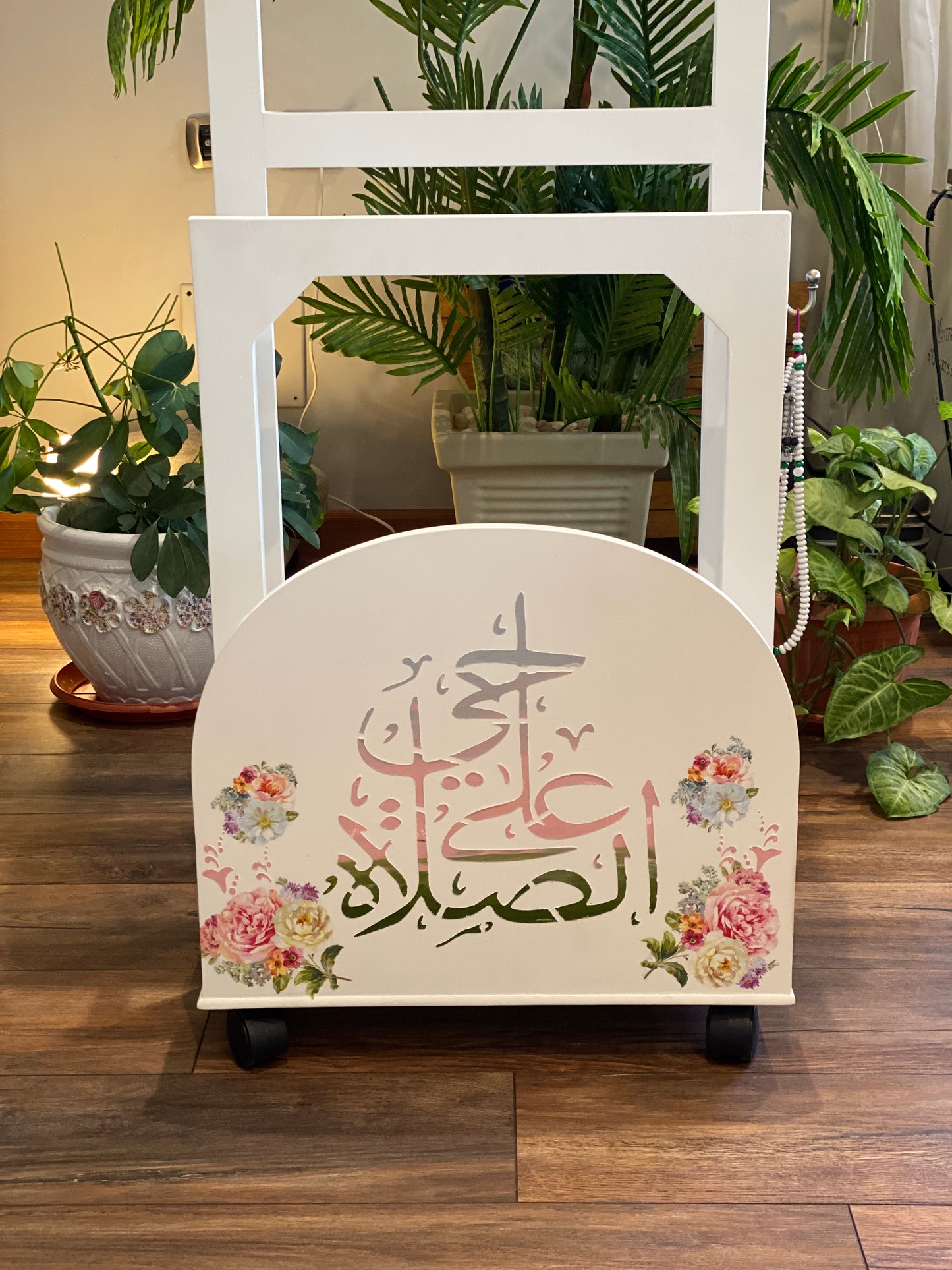 حامل سجاجيد صلاه ومصحف ( قراءه)مع (عليقه سبح)(عجل)اوف وايت كلمه مدرجه جراي *روز*اخضر