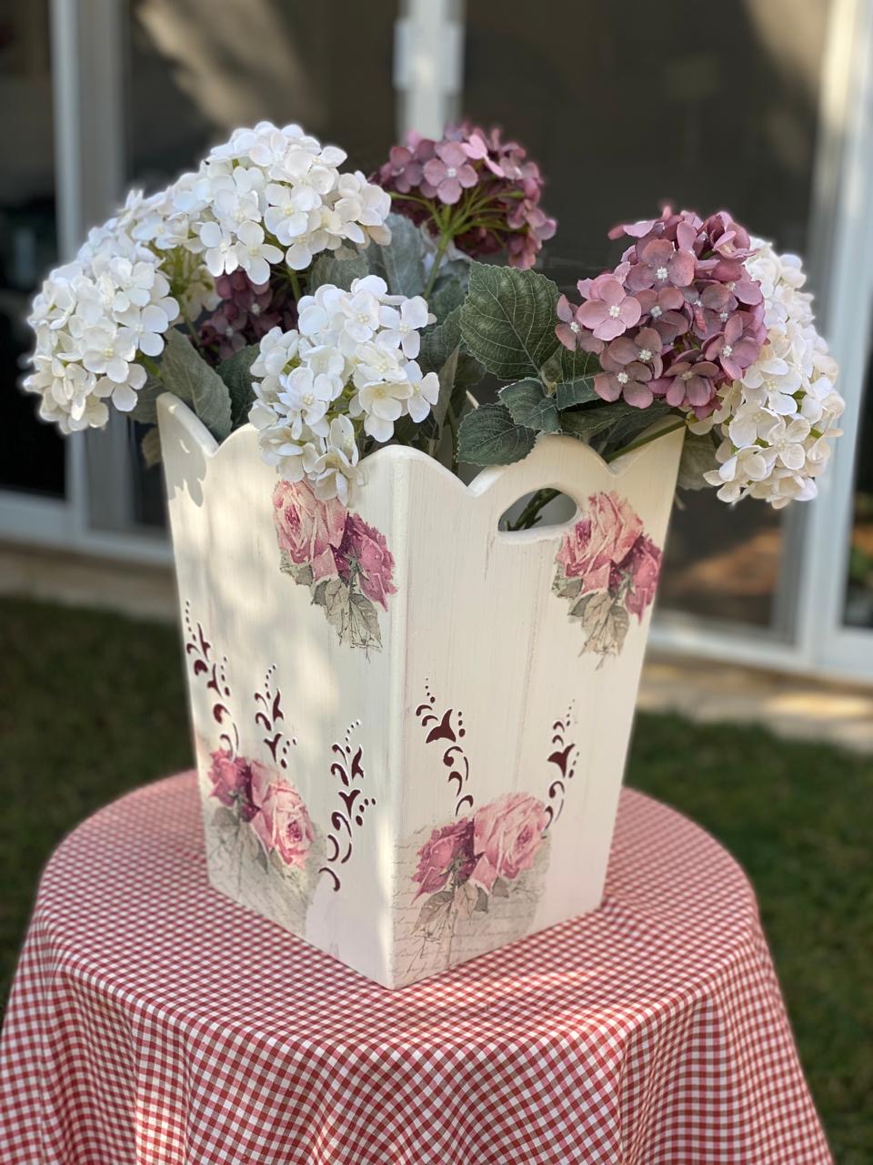 باسكت بيج متجرح ورده چورا  (الورد  الداخلي للتصوير )